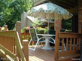 1875 Jenny Lane, Unit 249 Rochester, MI 48309 - Photo 12 of 24 Backyard deck