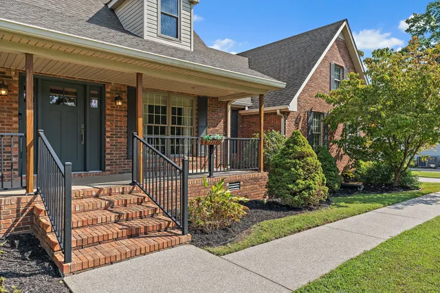 $669,500 | 404 Southwinds Drive, Hermitage, TN 37076