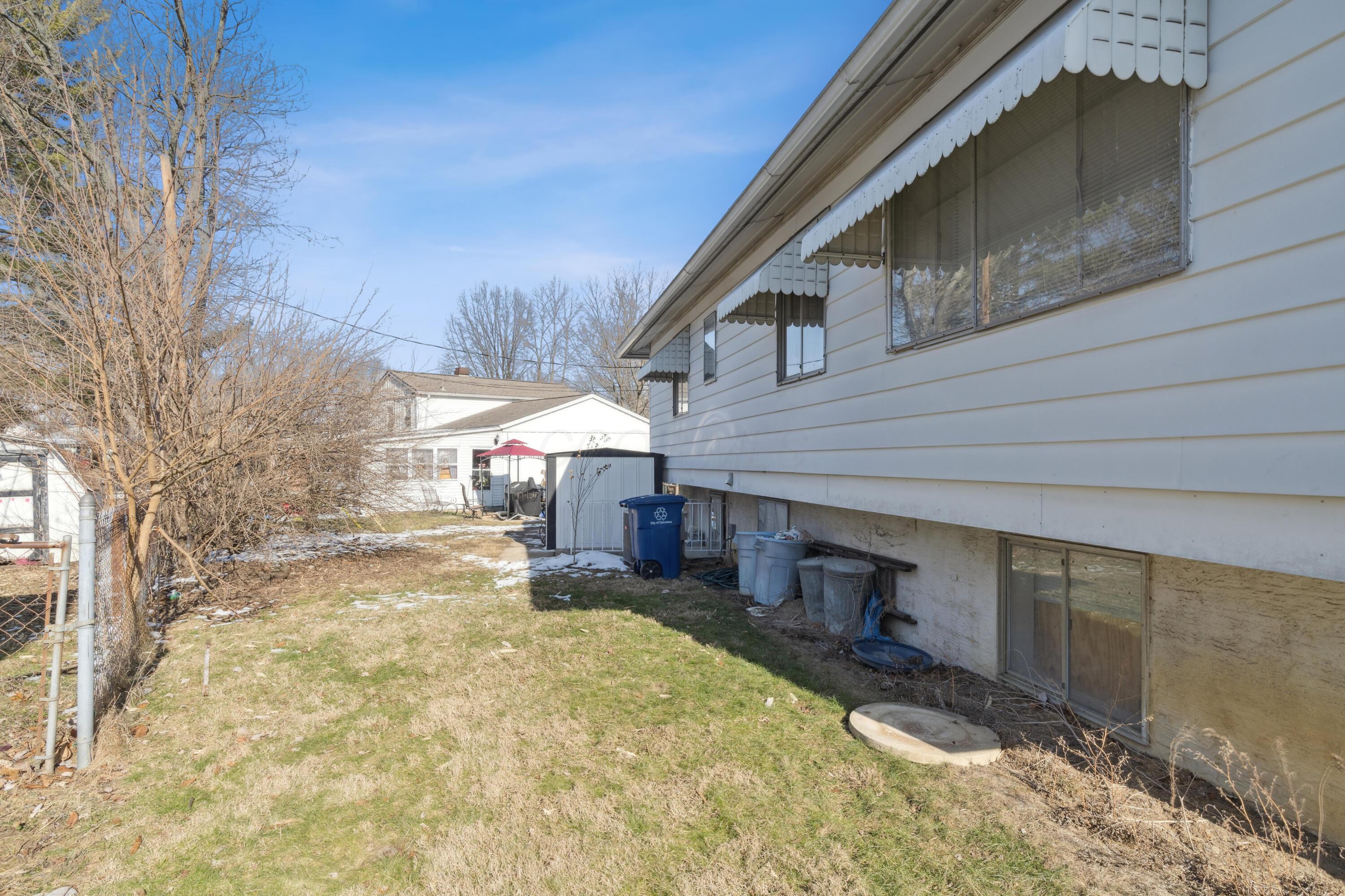 4431 Danforth Road Columbus, OH 43224 - Photo 4 of 26 dsc05215_midres
