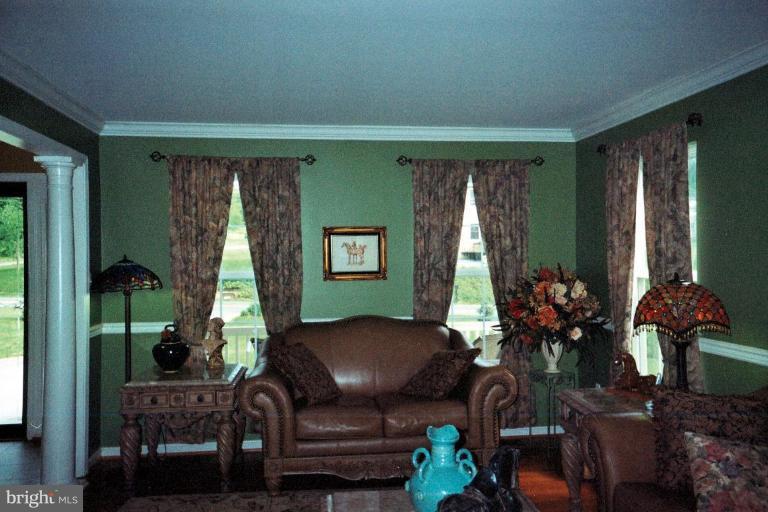 4420 Bark Hill Road Union Bridge, MD 21791 - Photo 7 of 30 Living Room