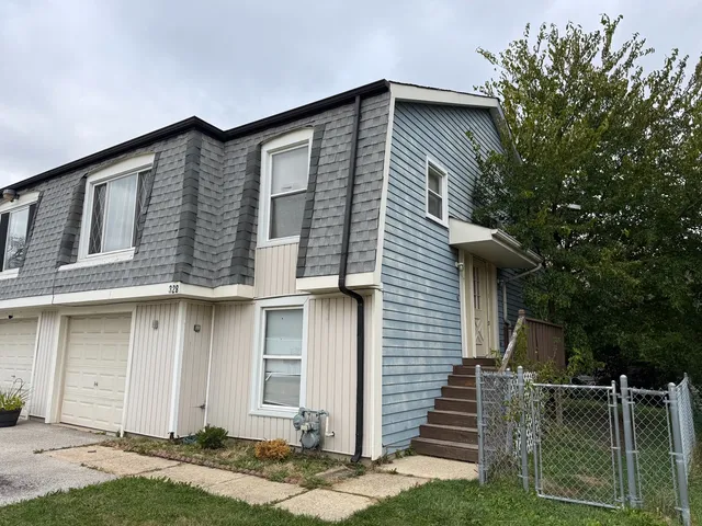 $2,100 | 328 Kirkwood Circle, Unit 328, Bolingbrook, IL 60440