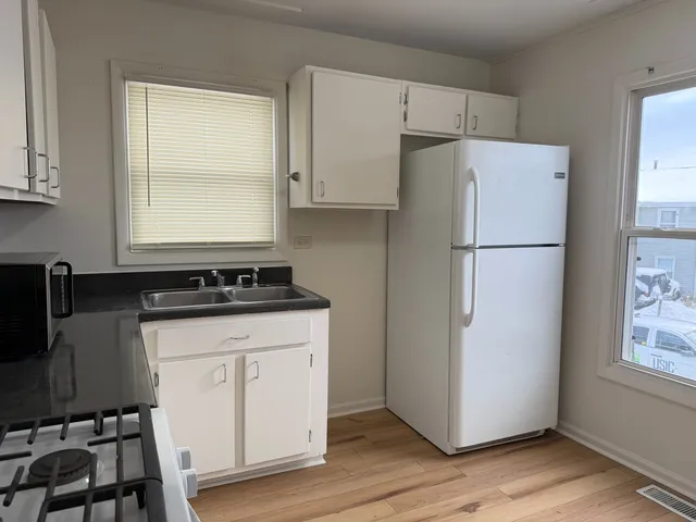 $2,100 | 328 Kirkwood Circle, Unit 328, Bolingbrook, IL 60440