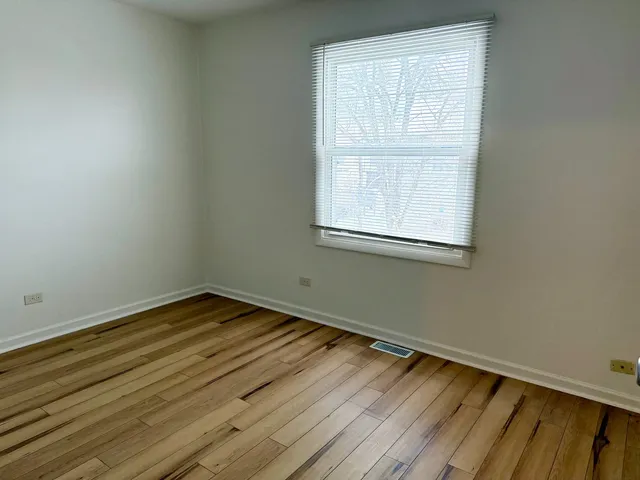 $2,100 | 328 Kirkwood Circle, Unit 328, Bolingbrook, IL 60440