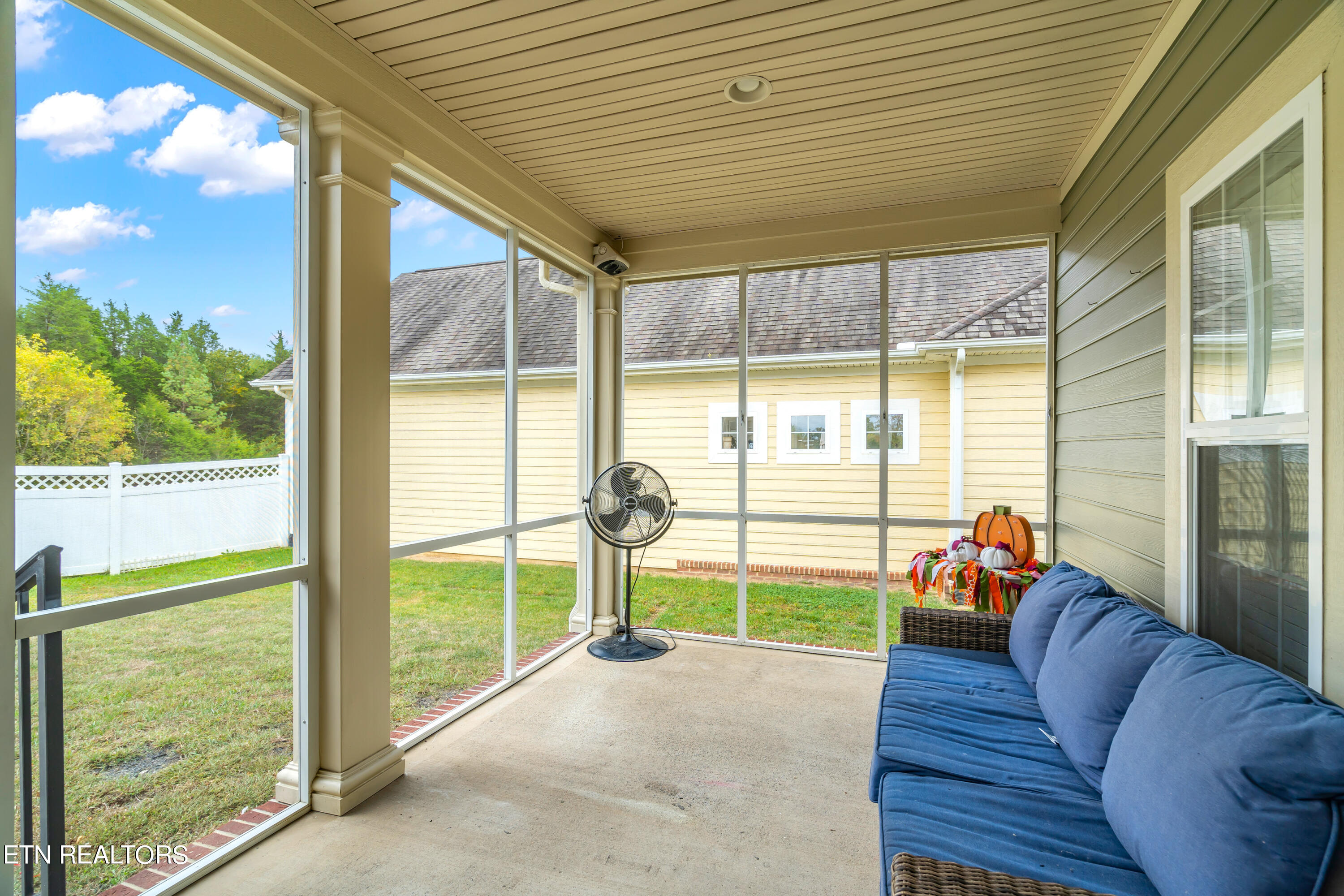 107 Fallberry Street Oak Ridge, TN 37830 - Photo 34 of 60 Screened Patio