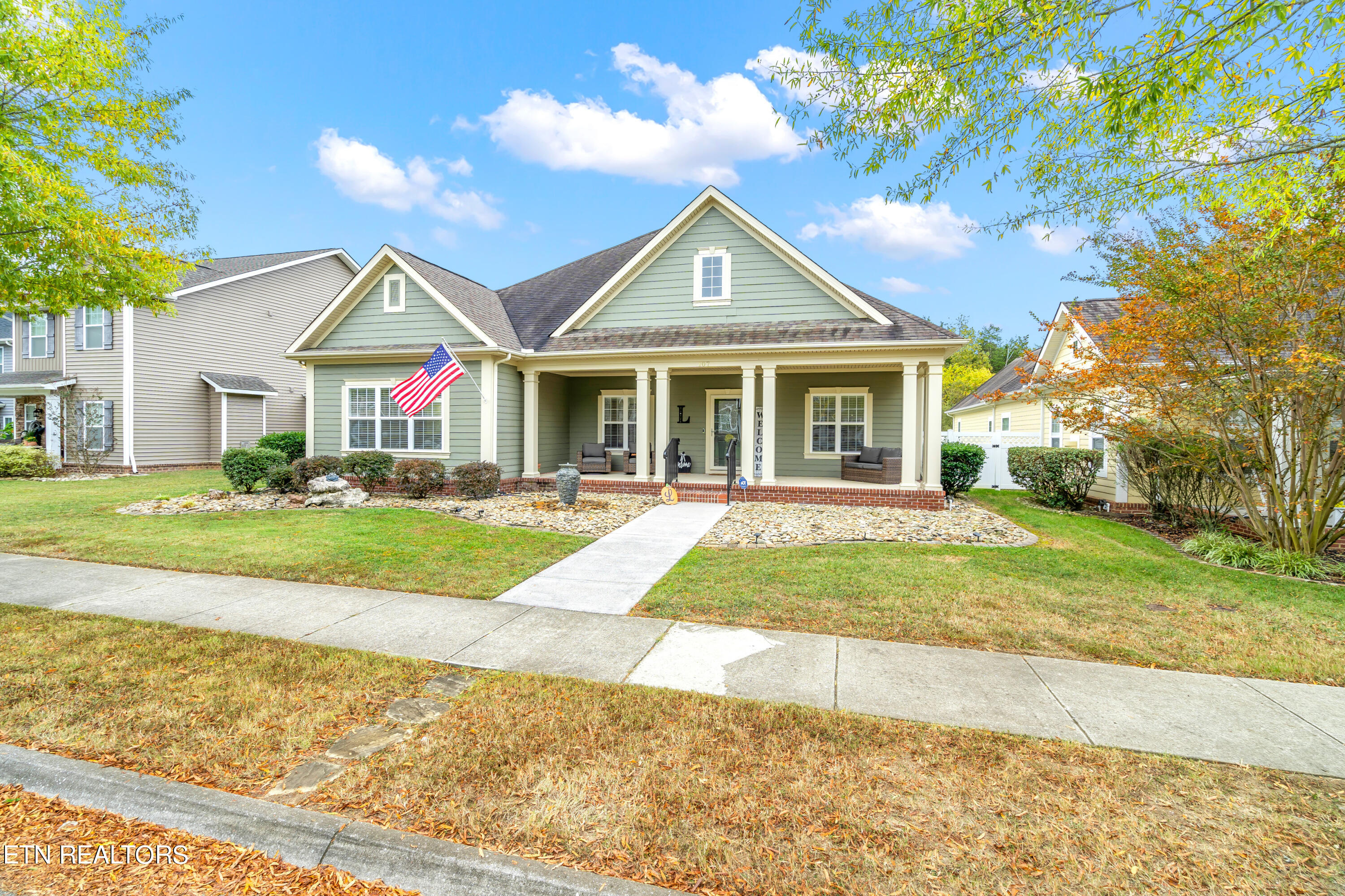 107 Fallberry Street Oak Ridge, TN 37830 - Photo 4 of 60 107 Fallberry Street-4