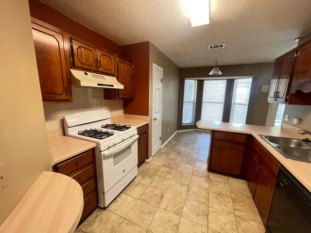 $1,500 | 117 Hollow Cove, Crestview, FL 32539