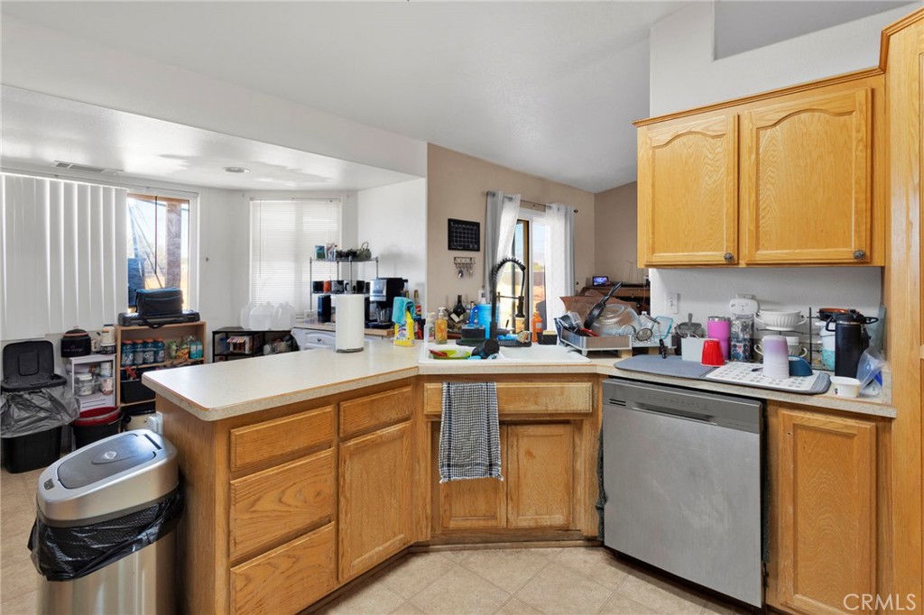 13475 Yakima Road Apple Valley, CA 92308 - Photo 6 of 20