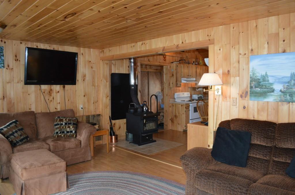 877 Transalpine Road Lincoln, ME 04457 - Photo 6 of 32 Living Room