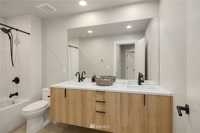 a view of an outdoor kitchen