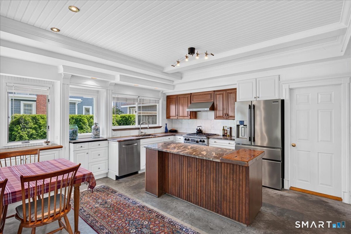 7 Middlefield Street Groton, CT 06340 - Photo 13 of 40 Gallery Image 13