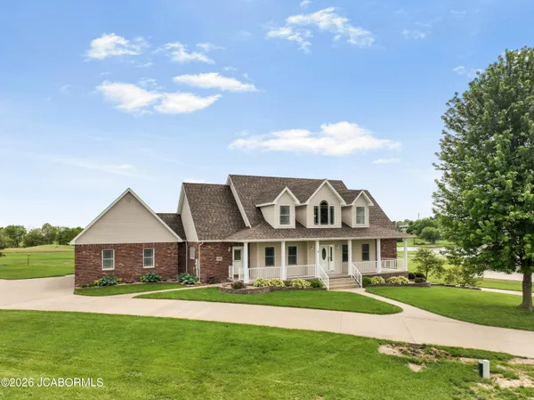 $599,900 | 13205 Redfield Drive, Eugene, MO 65032