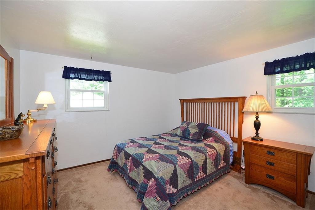 9372 Hilliard Road Pittsburgh, PA 15237 - Photo 12 of 24 Second bedroom is spacious at 12*12