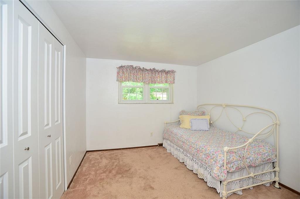 9372 Hilliard Road Pittsburgh, PA 15237 - Photo 13 of 24 Third bedroom.