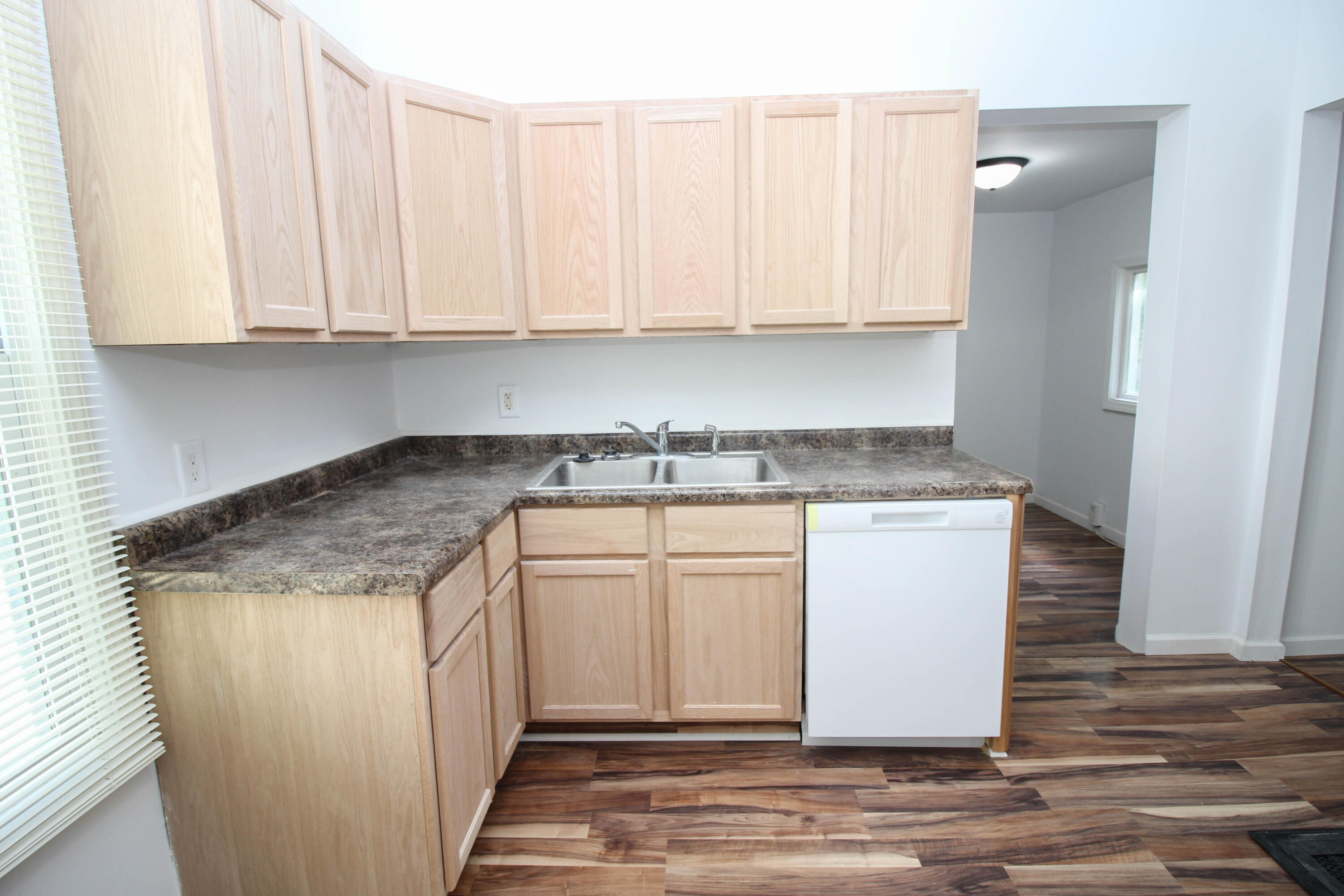 188 East Michigan Avenue Three Rivers, MI 49093 - Photo 13 of 22 E Michigan-13