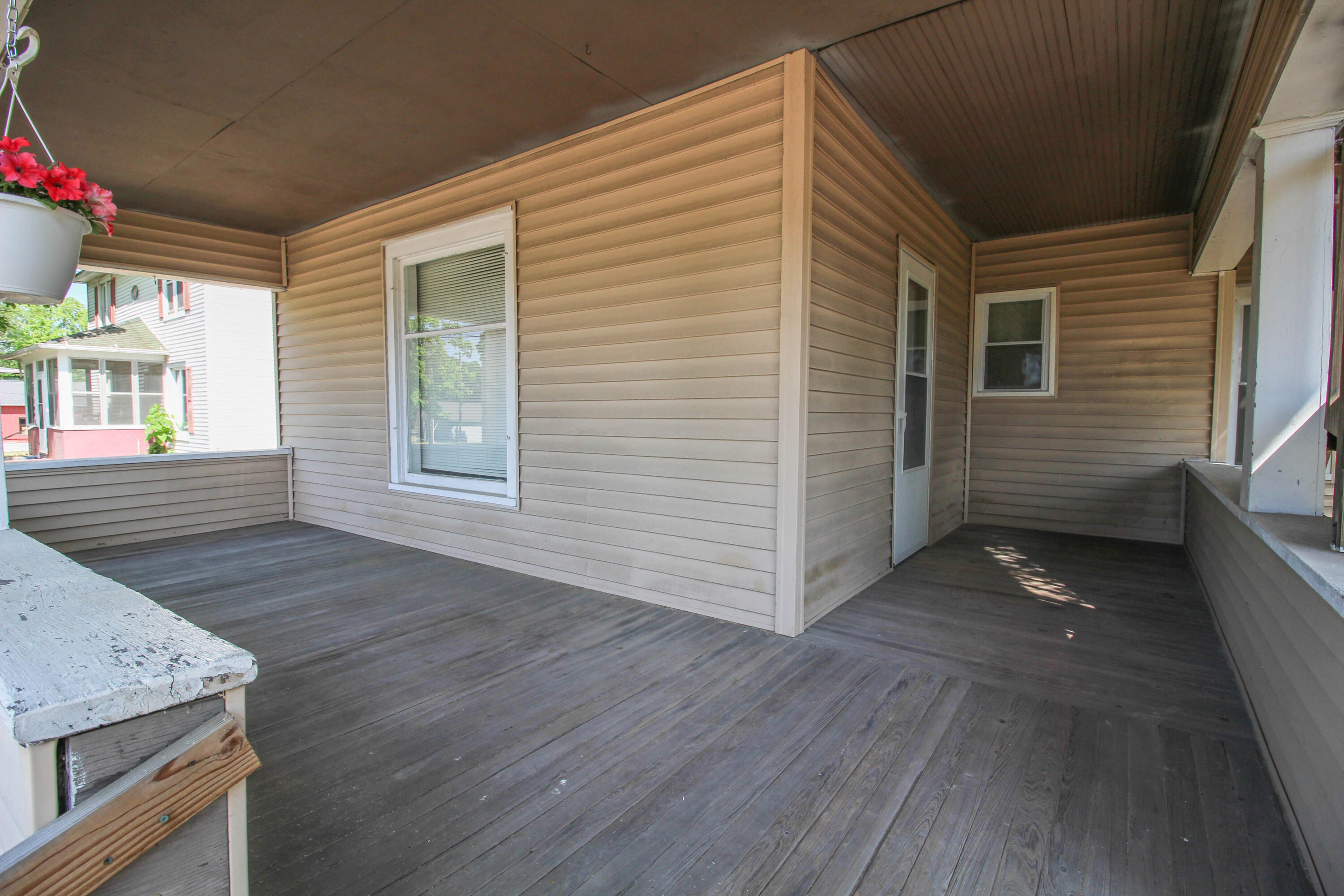 188 East Michigan Avenue Three Rivers, MI 49093 - Photo 3 of 22 E Michigan-3