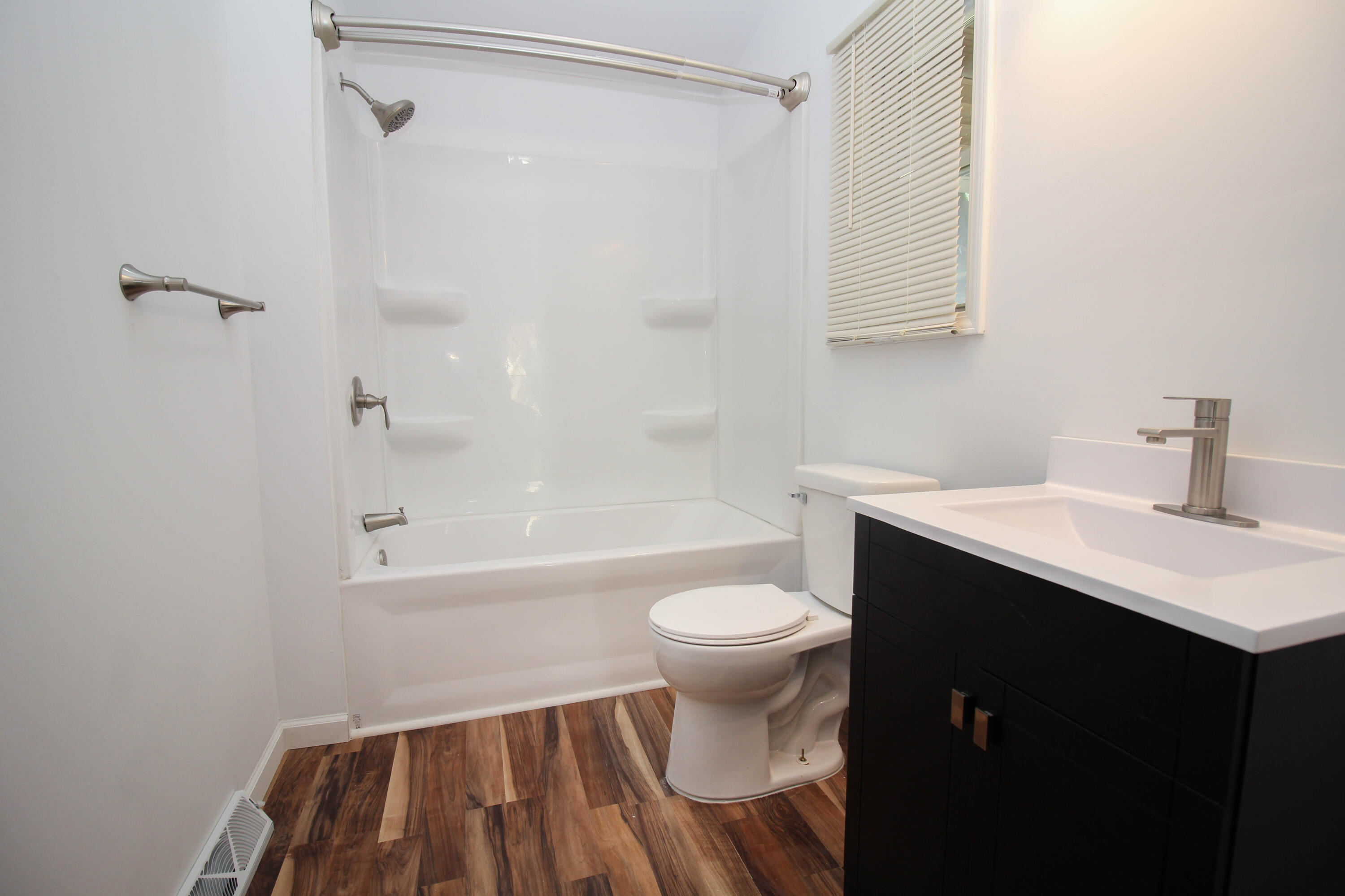 188 East Michigan Avenue Three Rivers, MI 49093 - Photo 8 of 22 E Michigan-8