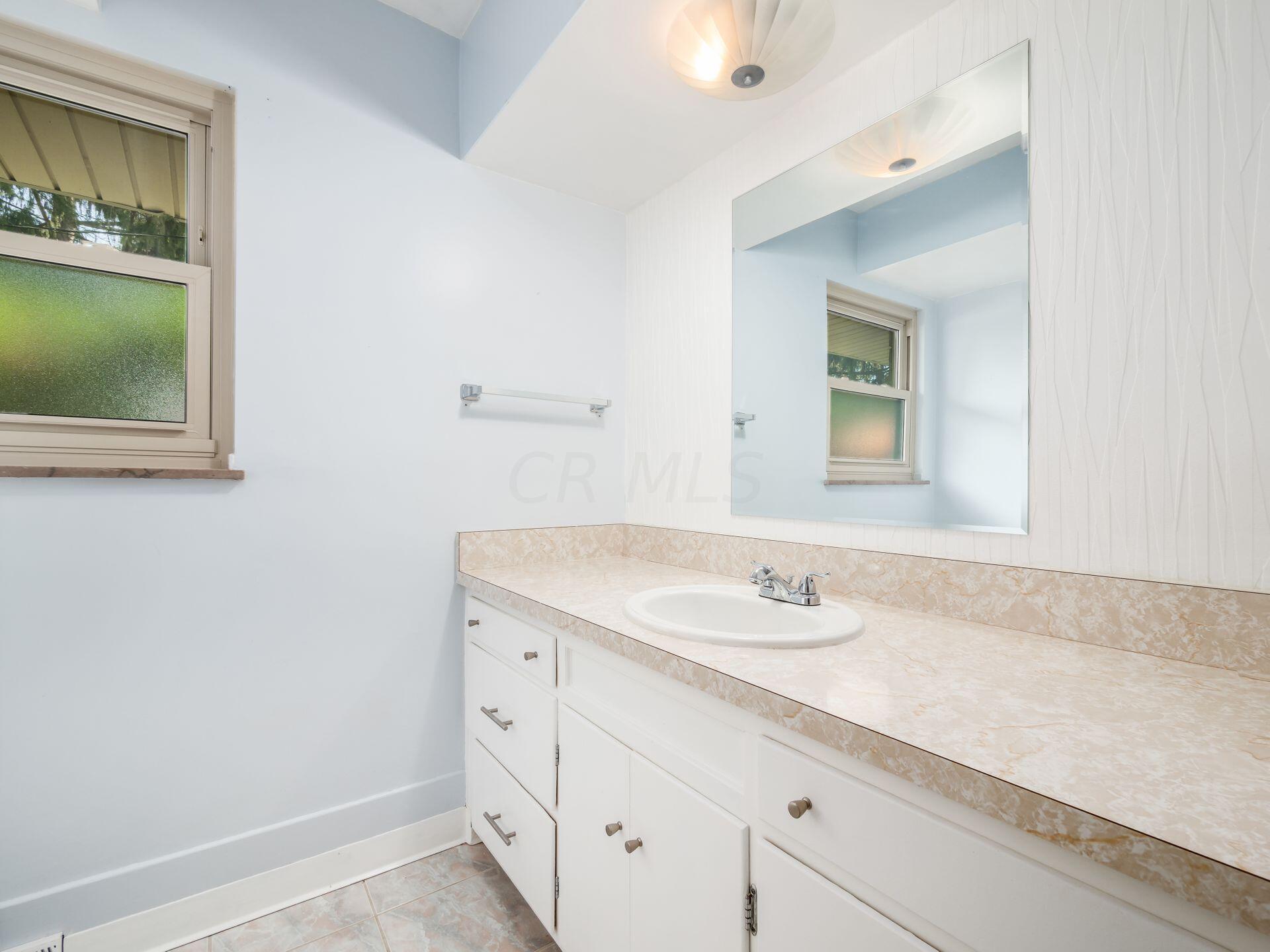 2800 Elginfield Road Columbus, OH 43220 - Photo 11 of 48