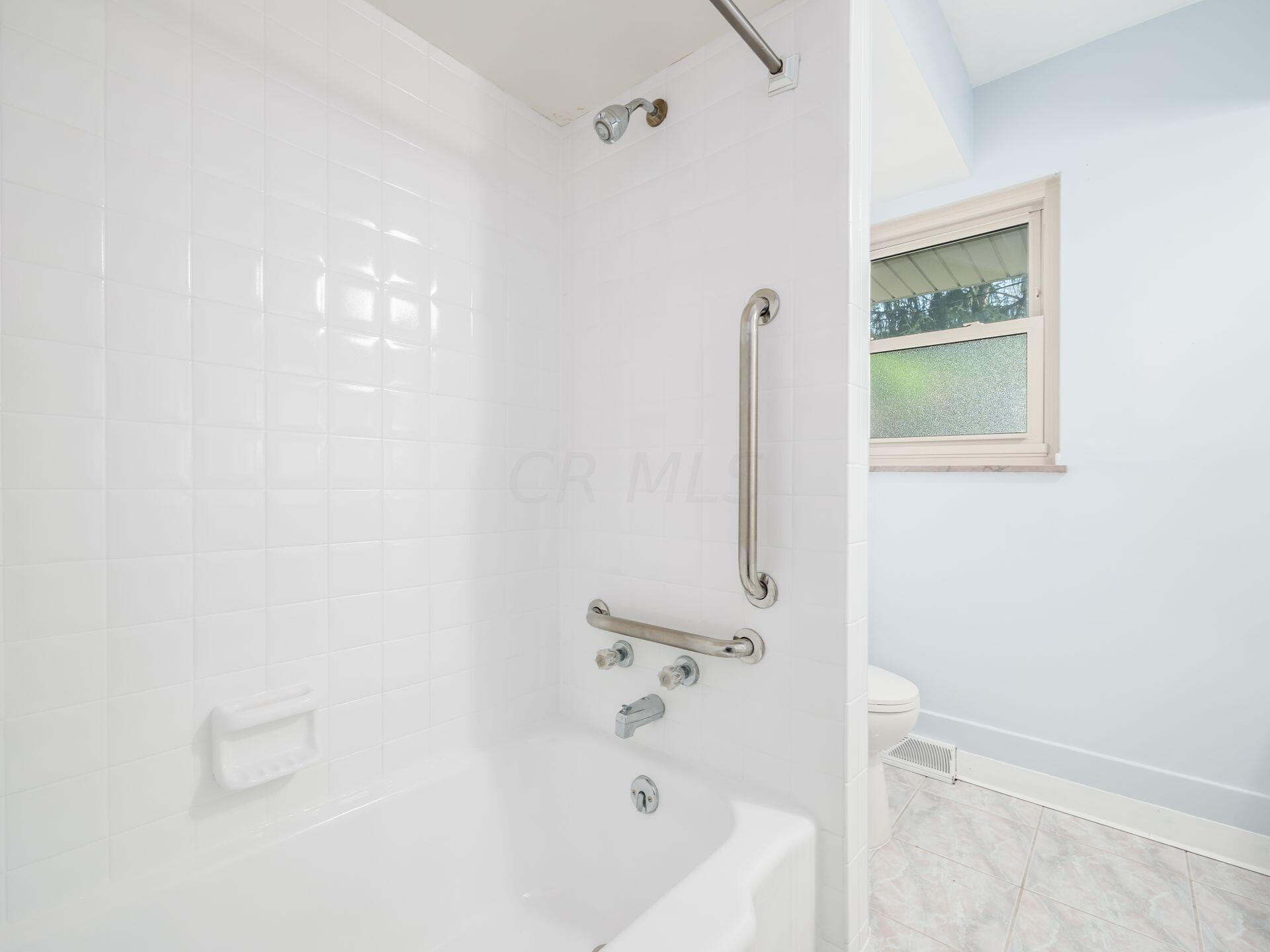2800 Elginfield Road Columbus, OH 43220 - Photo 12 of 48