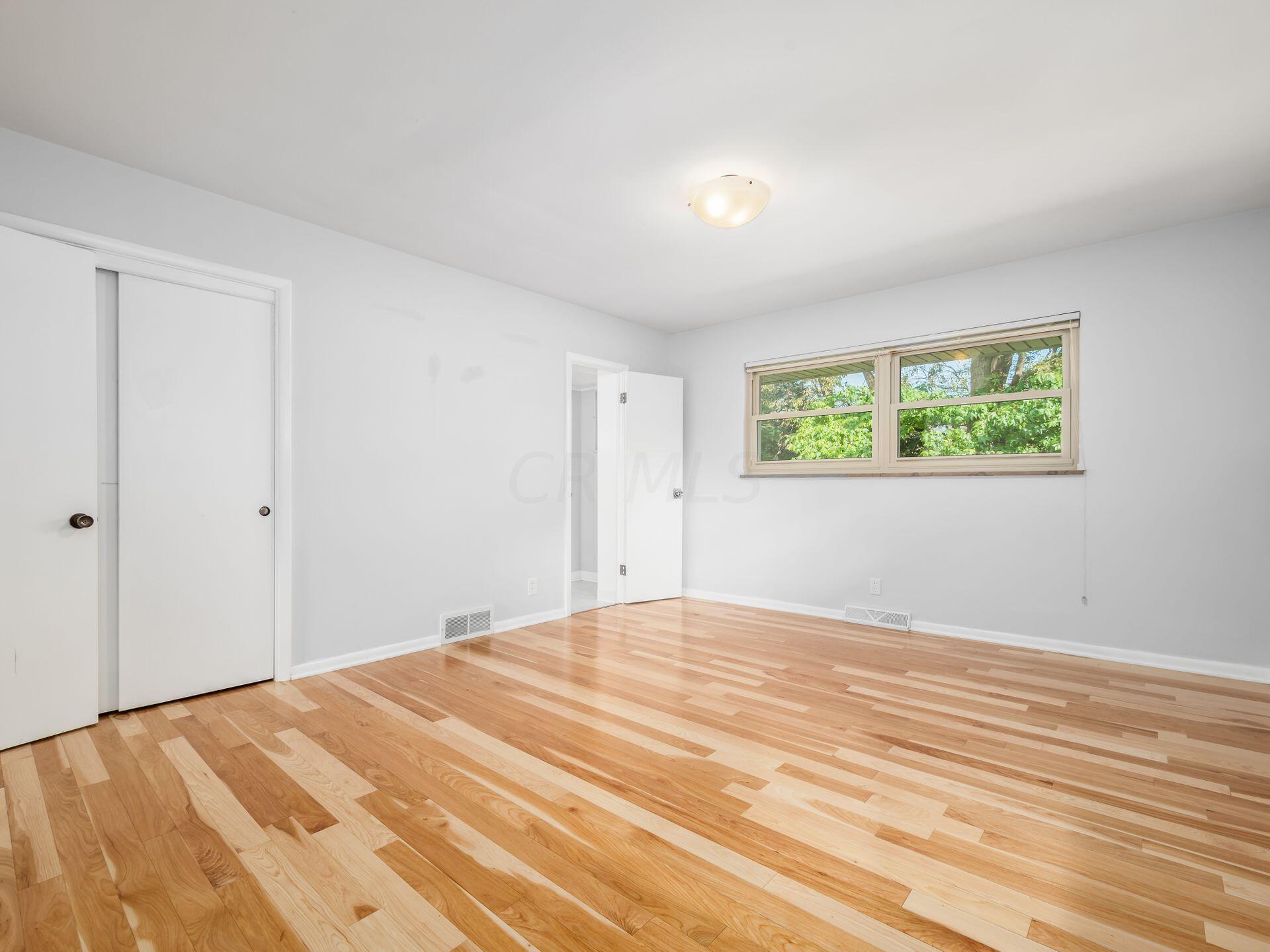 2800 Elginfield Road Columbus, OH 43220 - Photo 14 of 48