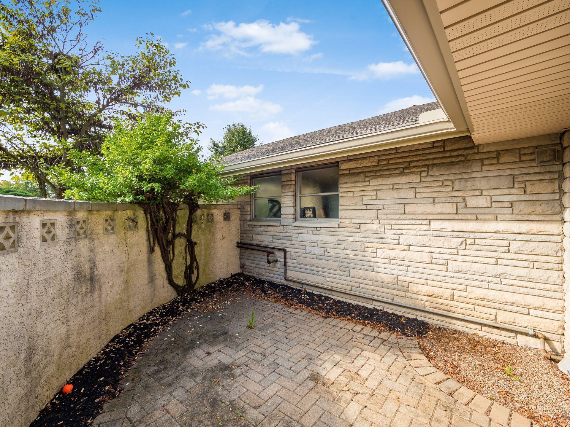 2800 Elginfield Road Columbus, OH 43220 - Photo 38 of 48