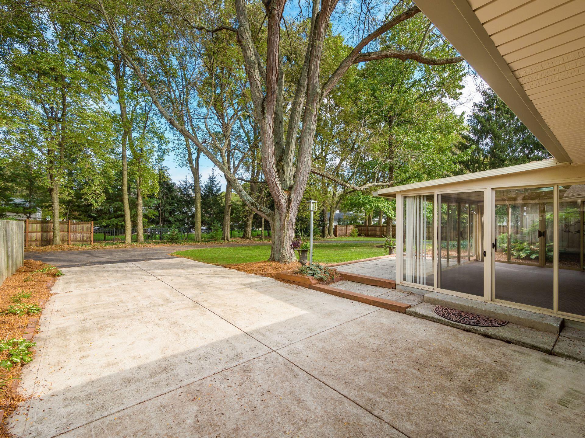 2800 Elginfield Road Columbus, OH 43220 - Photo 41 of 48