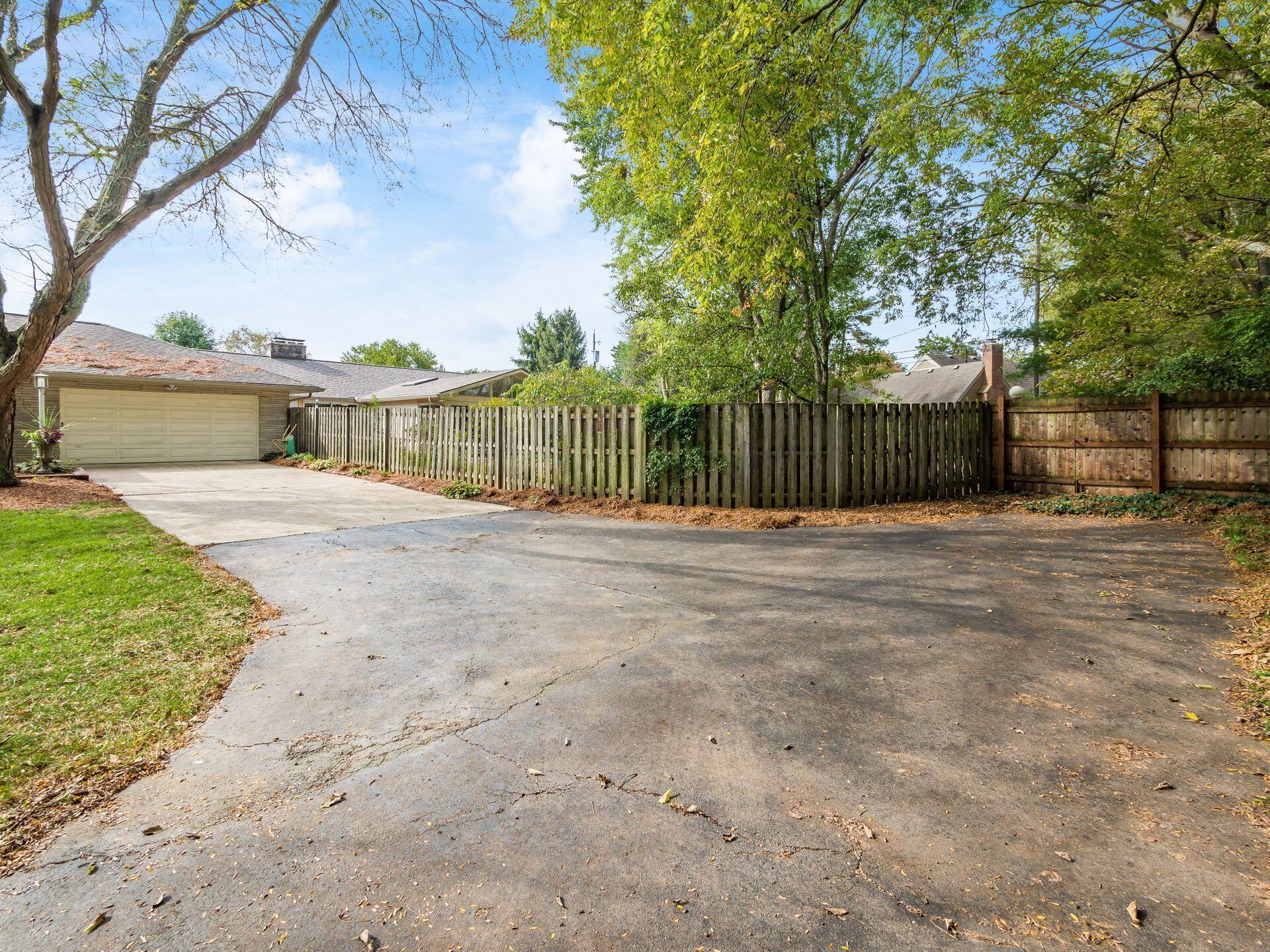 2800 Elginfield Road Columbus, OH 43220 - Photo 44 of 48