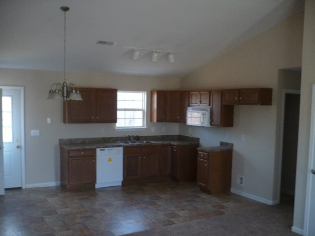 211 Riverbreeze Road Greenville, SC 29611 - Photo 4 of 5 Gallery Image 4