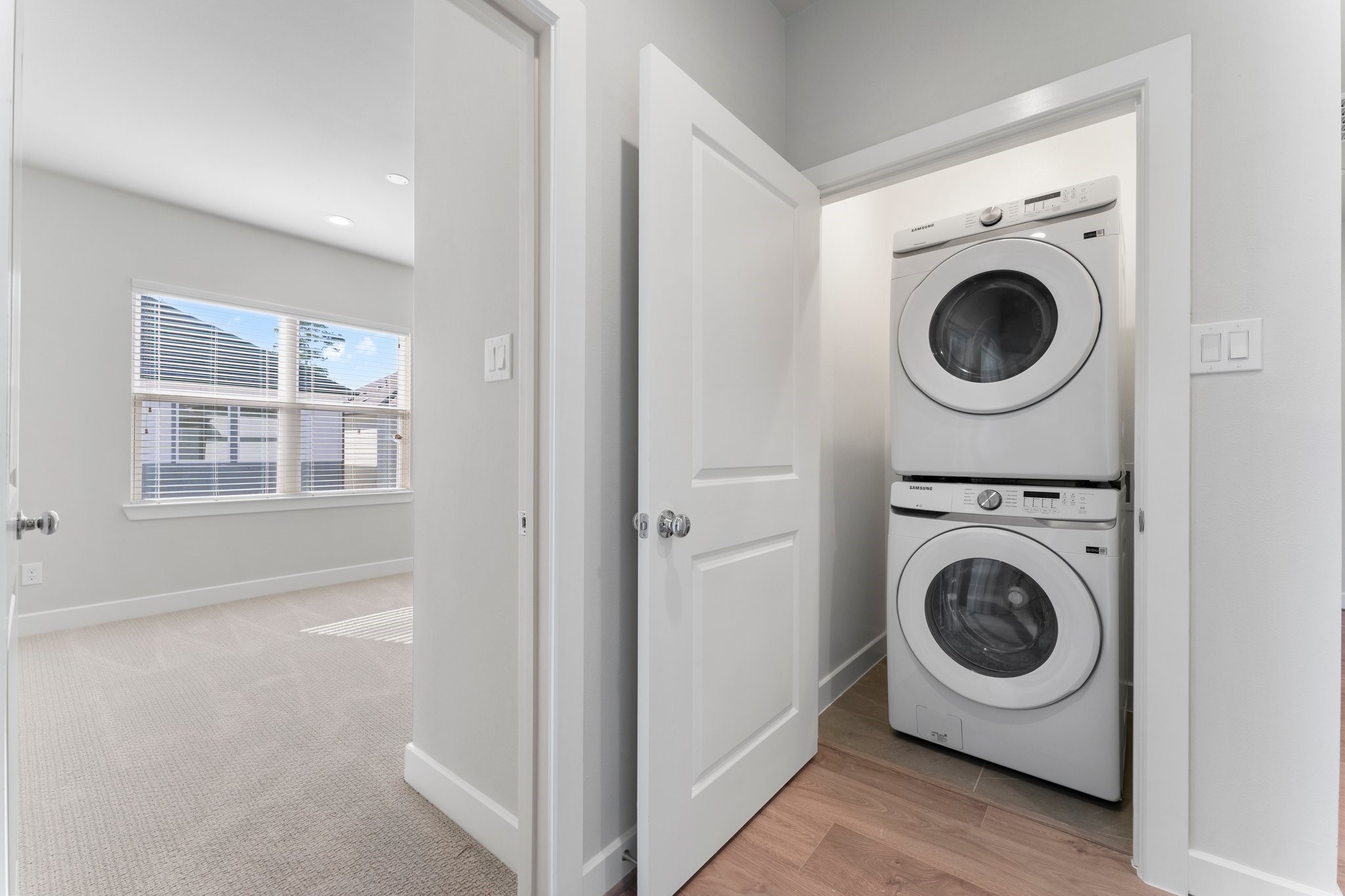 5904 Jasper Jones Way Houston, TX 77091 - Photo 13 of 37 a utility room with sink dryer and washer