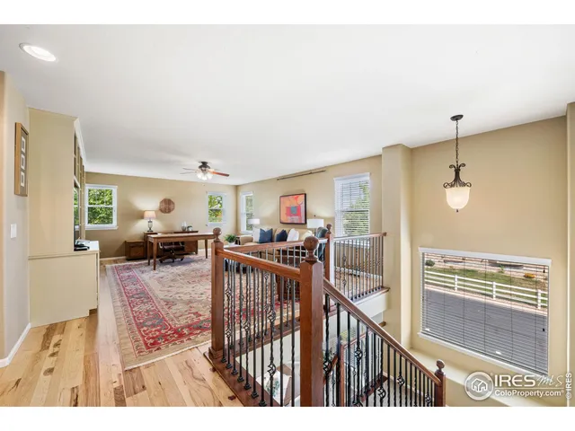a view of a livingroom and dining room