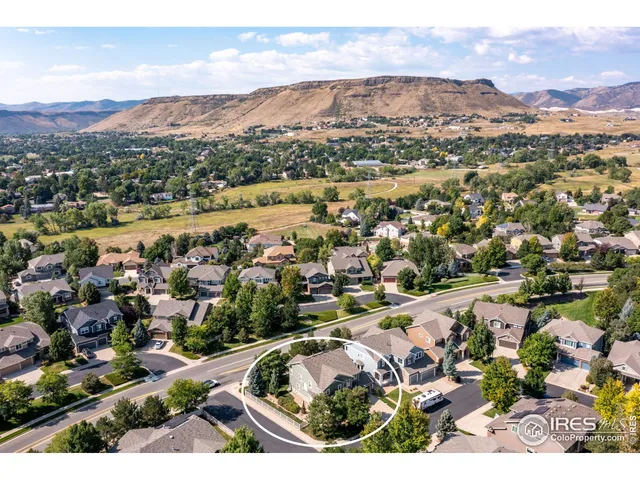 an aerial view of residential house and lake view