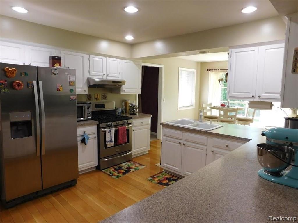3357 Innsbrook Drive Rochester Hills, MI 48309 - Photo 5 of 20