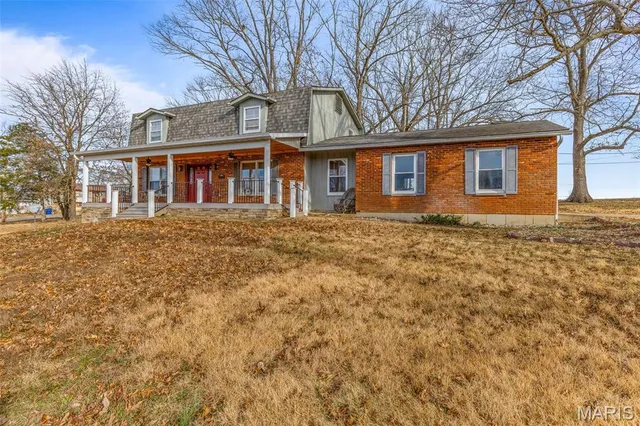 $293,750 | 1621 North 6th Street, De Soto, MO 63020