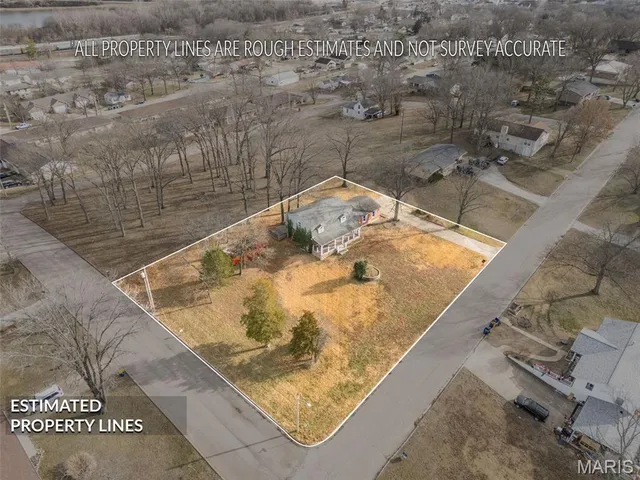 $300,000 | 1621 North 6th Street, De Soto, MO 63020