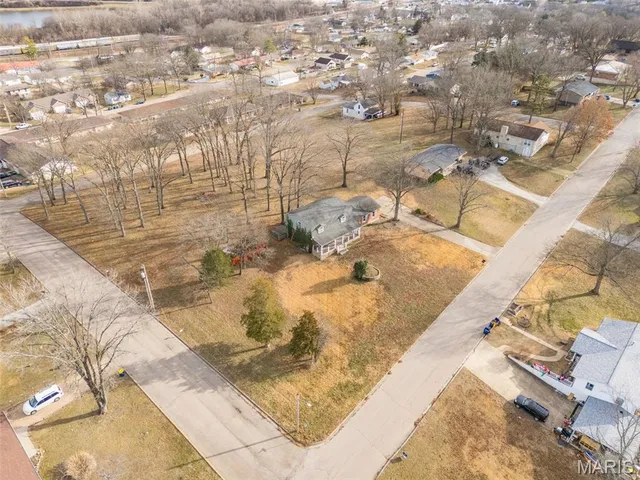 $293,750 | 1621 North 6th Street, De Soto, MO 63020