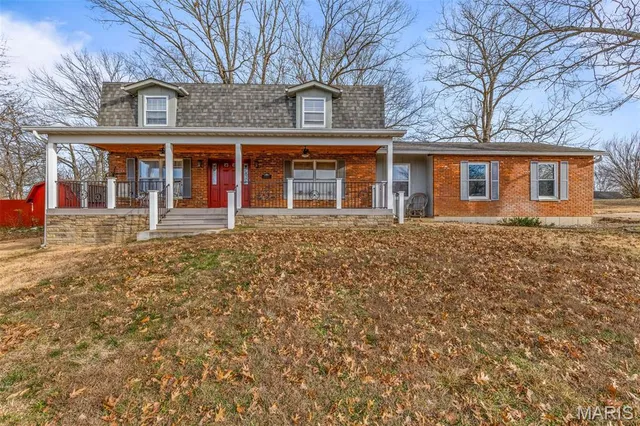 $293,750 | 1621 North 6th Street, De Soto, MO 63020