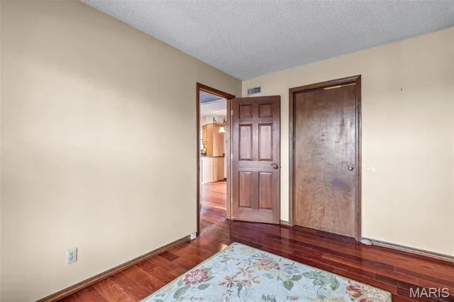 $293,750 | 1621 North 6th Street, De Soto, MO 63020