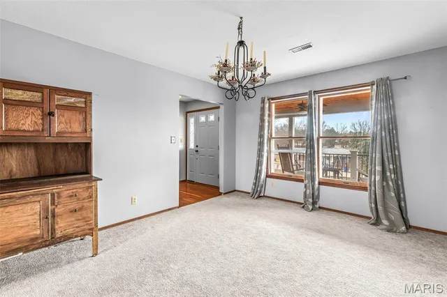 $293,750 | 1621 North 6th Street, De Soto, MO 63020