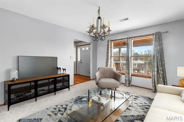 $300,000 | 1621 North 6th Street, De Soto, MO 63020