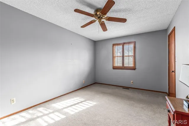 $293,750 | 1621 North 6th Street, De Soto, MO 63020