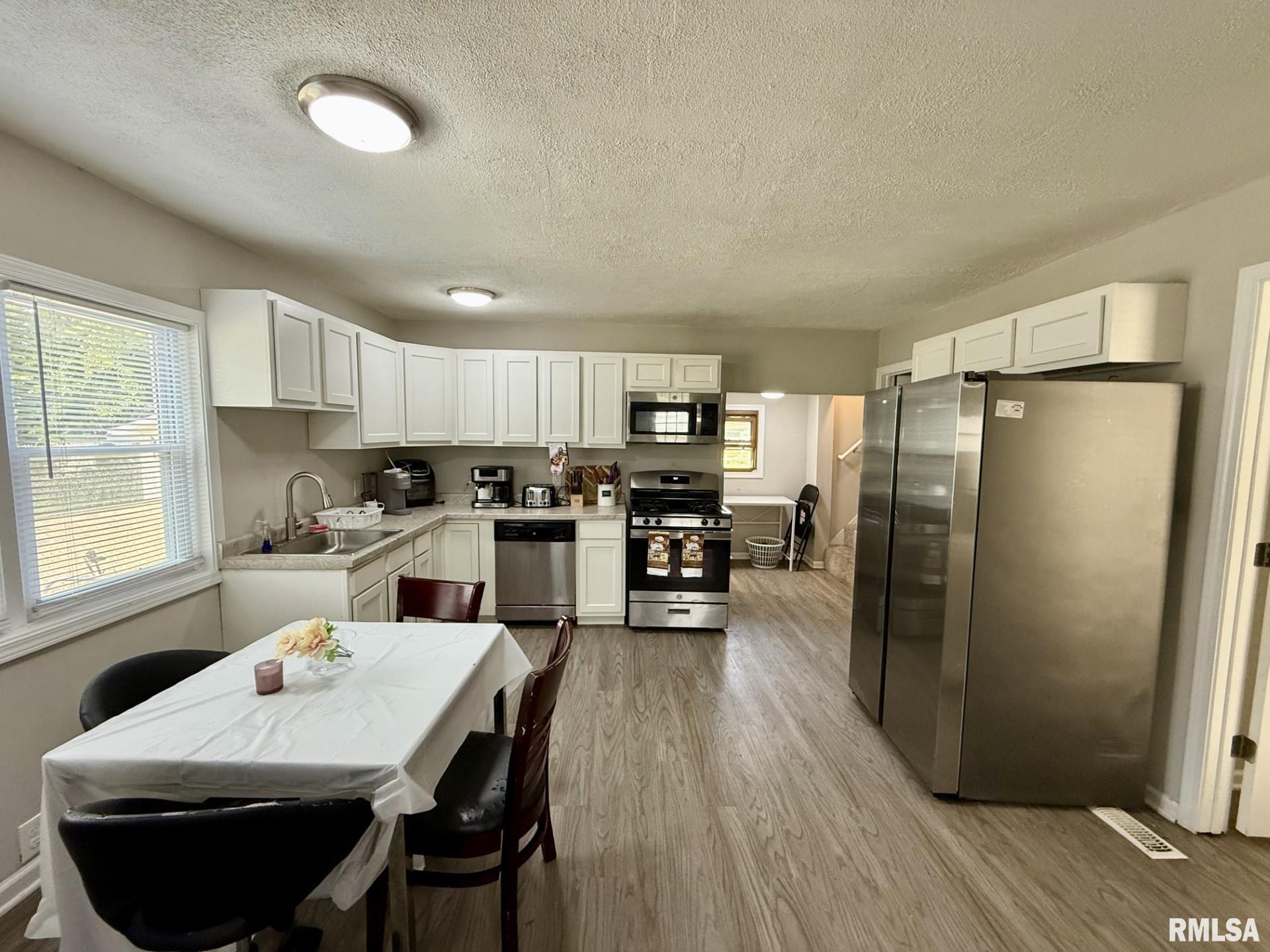 915 North Walnut Street Kewanee, IL 61443 - Photo 5 of 21