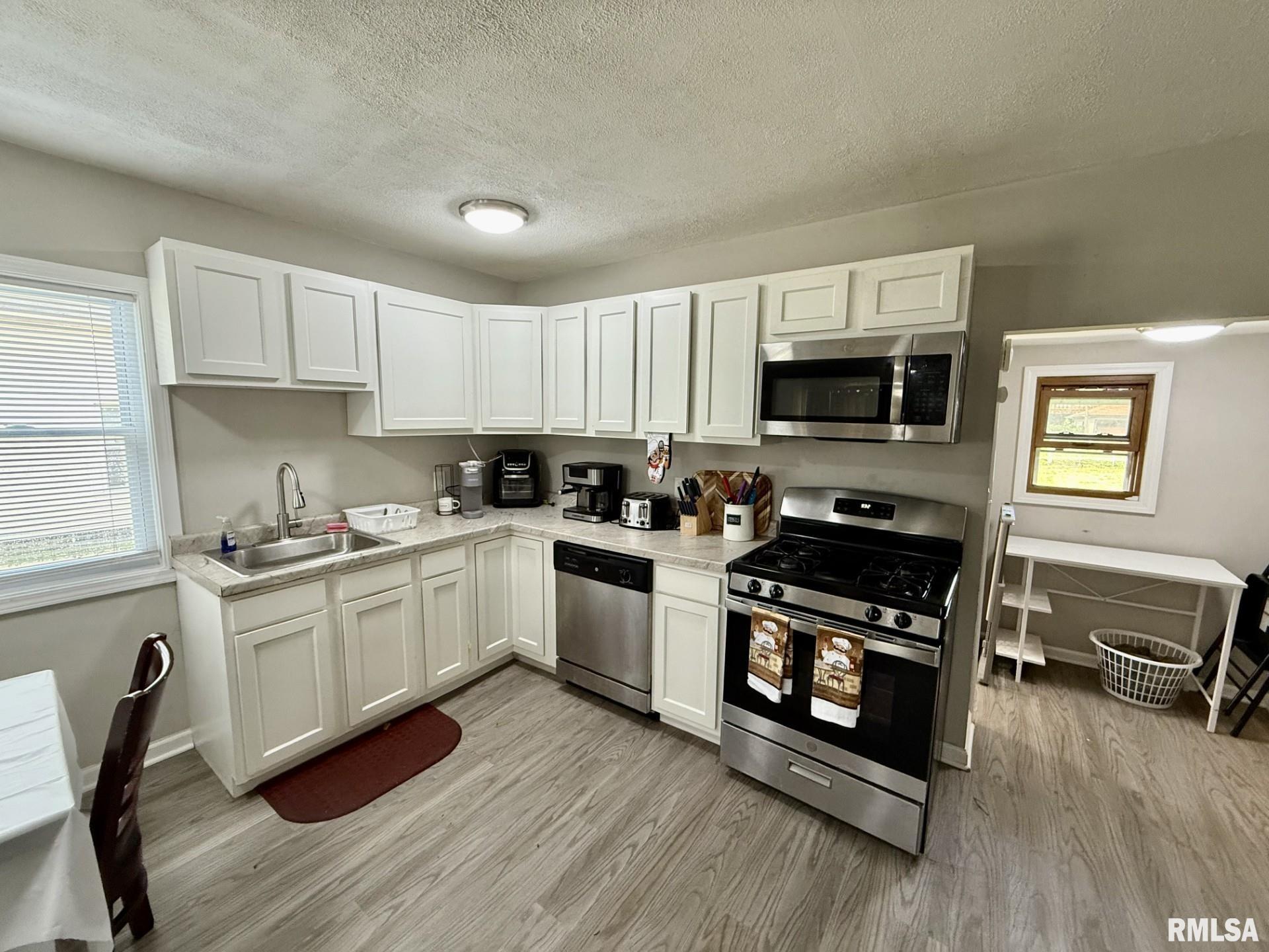 915 North Walnut Street Kewanee, IL 61443 - Photo 7 of 21