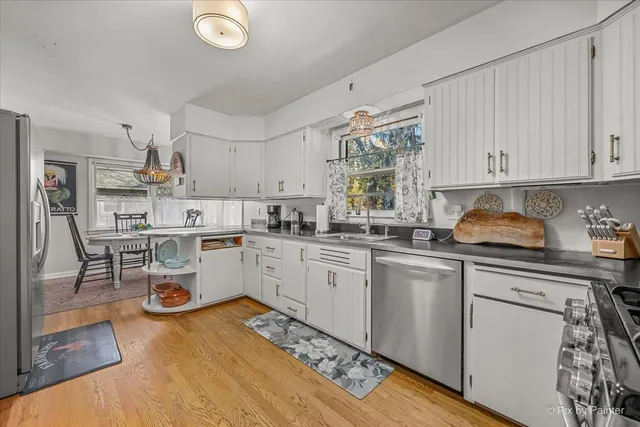 $375,000 | 369 Vincent Place, Elgin, IL 60123