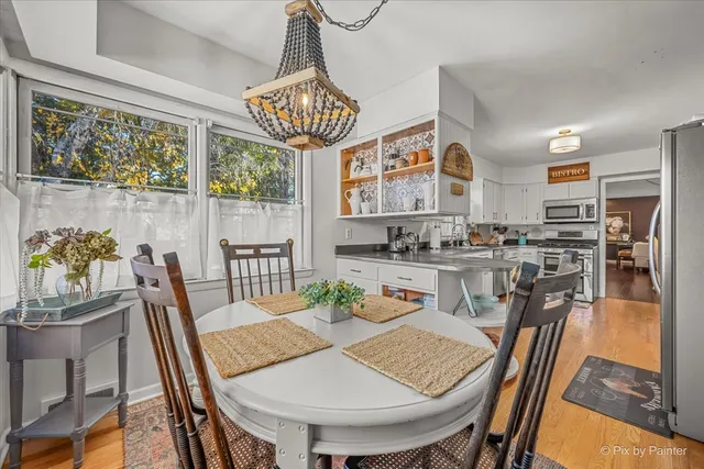 $375,000 | 369 Vincent Place, Elgin, IL 60123