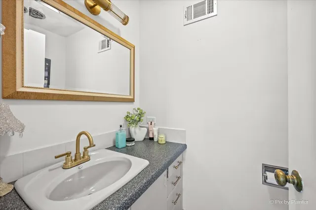 $375,000 | 369 Vincent Place, Elgin, IL 60123