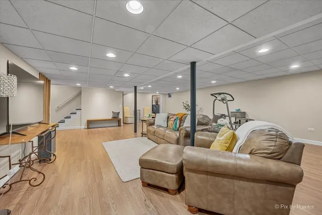 $375,000 | 369 Vincent Place, Elgin, IL 60123