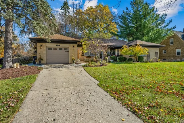 $375,000 | 369 Vincent Place, Elgin, IL 60123