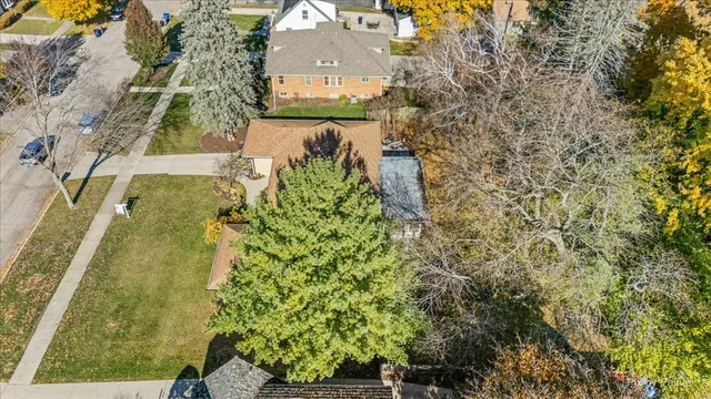 $375,000 | 369 Vincent Place, Elgin, IL 60123