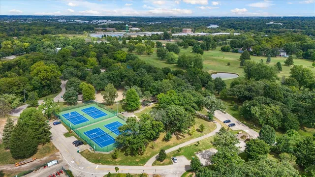 $375,000 | 369 Vincent Place, Elgin, IL 60123