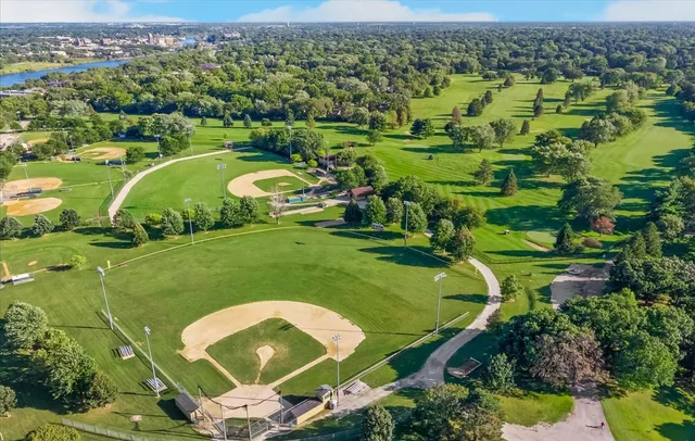 $375,000 | 369 Vincent Place, Elgin, IL 60123