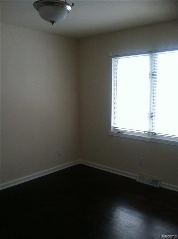513 1st Street Rochester, MI 48307 - Photo 12 of 19 018.JPG